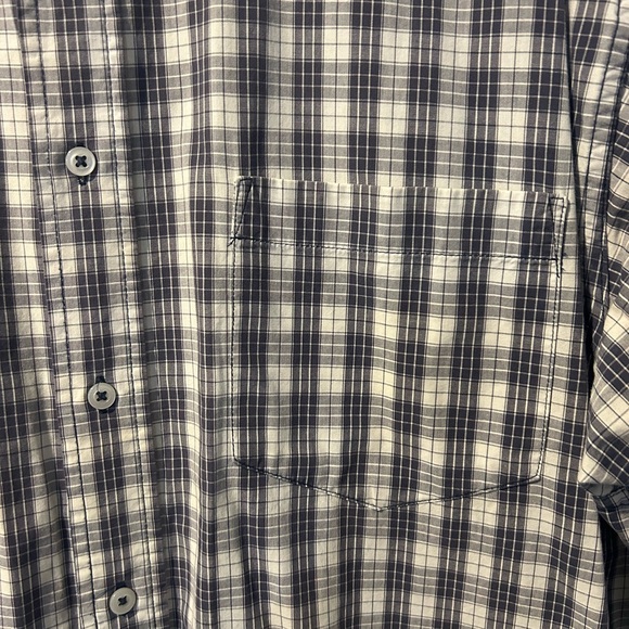 Men’s Wrangler 100% Cotron Short Sleeve Grey Plaid Shirt Size Large - Picture 2 of 4